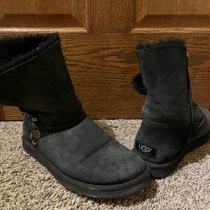 UGG Bailey Button Beach Dangles